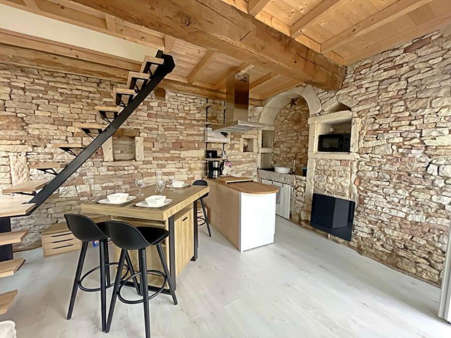 Charmante Maison De Village Viré Dış mekan fotoğraf
